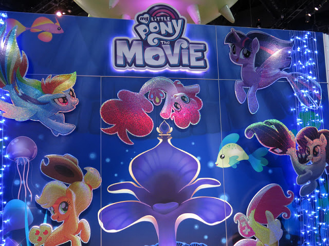 แฟนโพนี่กรี๊ดสนั่น Comic-Con “My Little Pony: The Movie” เนรมิตบูธดินแดนอัศจรรย์ ระดมฟิกเกอร์น่ารักเวอร์ กิจกรรมเซอร์ไพรส์เพียบ!