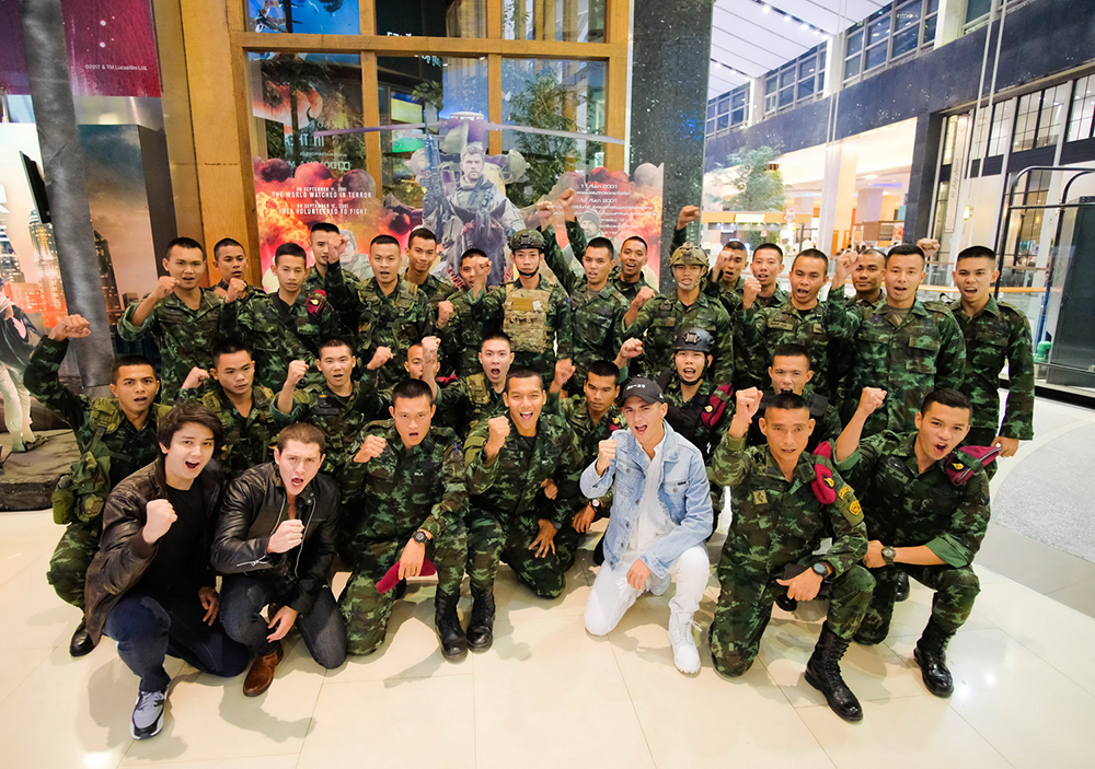 “ผู้พันเบิร์ด – ก็อต จิรายุ – ชิน ชินวุฒ” ยกทัพคนดังแถวหน้าประเดิมแอคชั่น-สงครามฟอร์มยักษ์ “12 Strong” รอบแรกระอุเมืองไทย