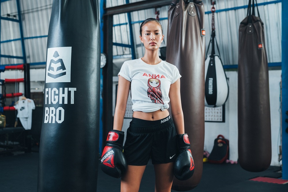 “ชาช่า มัจฉา” นางแบบสุดฮอตขอสะบัดลุกส์ฝึกมวยไทย MMA พร้อมมันส์ตามรอย “Anna สวยสะบัดสังหาร”