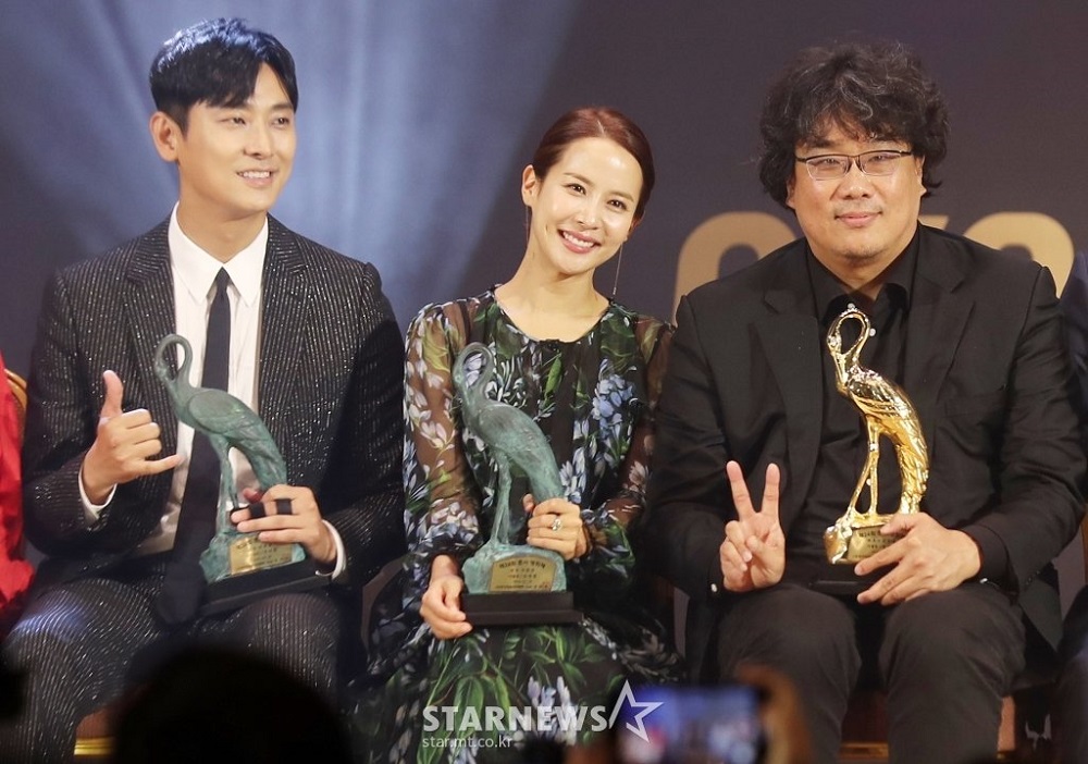 “Parasite ชนชั้นปรสิต” แรงไม่หยุด คว้า 4 รางวัลใหญ่จาก “Chunsa Film Art Awards 2019”