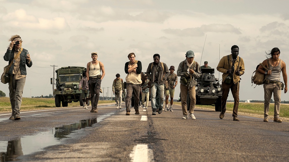 ร่างแทบแหลก! เปิดเบื้องหลังสุดระทึก “The Long Walk” ทีมนักแสดง “เดินจริง เจ็บจริง เล่นโคตรสมจริง” กับ “เกมเดินมรณะ” ไร้เส้นชัย หยุดเดินเมื่อไหร่ ตายเมื่อนั้น การันตีความโหดด้วยคะแนนล่าสุด 94% จาก “Rotten Tomatoes”