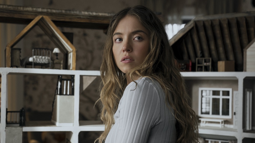 ฟาดไม่ยั้ง! “ซิดนีย์ สวีนีย์” ส่ง “The Housemaid” ทุบบ็อกซ์ออฟฟิศขึ้นแท่น “ภาพยนตร์ทำเงินเปิดตัวสูงสุดของเธอในปี 2025” ชาวไทยเตรียมพร้อมพิสูจน์ความแซ่บเสวข้ามปี 31 ธันวาคมนี้ ในโรงภาพยนตร์