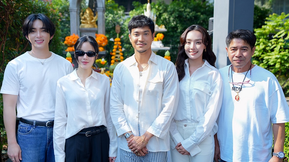 “สหมงคลฟิล์มฯ” บวงสรวงเปิดกล้อง “ผ่าจ้าน” โปรเจกต์หลอนระทึกแห่งปี “ท็อป-เจนิส-น้ำตาล” เตรียมตัดเป็นตัดตาย! เร็วๆ นี้ ในโรงภาพยนตร์