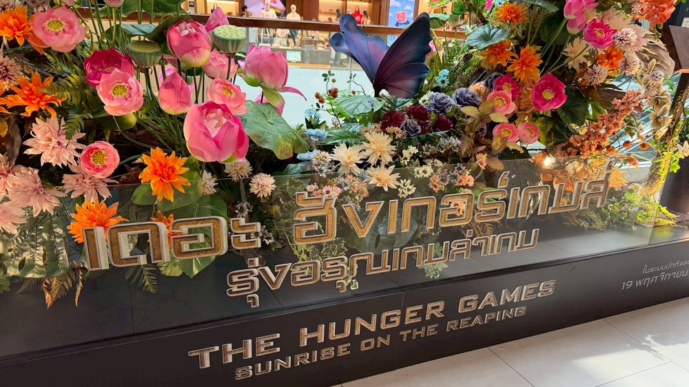 ส่งสัญญาณเกมล่าชีวิตครั้งใหม่! “ม็อกกิ้งเจย์และอสรพิษ” ผงาดทั่วโลก พร้อมกระหึ่มกับตัวอย่างล่าสุด “The Hunger Games: Sunrise on the Reaping เดอะฮังเกอร์เกมส์ รุ่งอรุณเกมล่าเกม” 19 พฤศจิกายนนี้ ในโรงภาพยนตร์